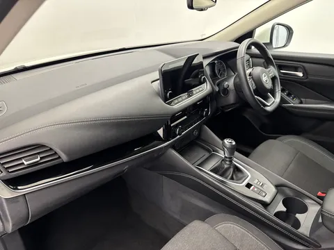 FY22UWW Nissan Qashqai 1.3 DiG-T MH N-Connecta 5dr Thumbnail #14