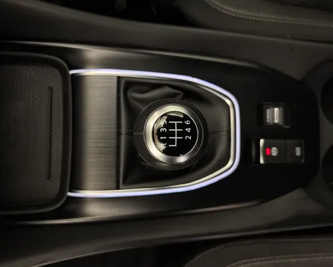 FY22UWW Nissan Qashqai 1.3 DiG-T MH N-Connecta 5dr Thumbnail #15