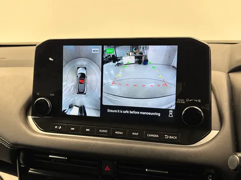 FY22UWW Nissan Qashqai 1.3 DiG-T MH N-Connecta 5dr Thumbnail #26