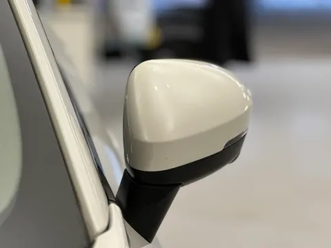 FY22UWW Nissan Qashqai 1.3 DiG-T MH N-Connecta 5dr Thumbnail #30