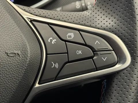 DV74MDX Renault Clio 1.6 E-TECH full hybrid 145 Esprit Alpine 5dr Auto Thumbnail #21