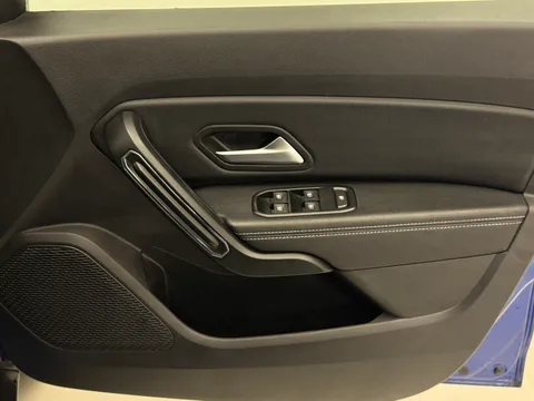 DX22RZS Dacia Duster 1.0 TCe 100 Bi-Fuel Prestige 5dr Thumbnail #19