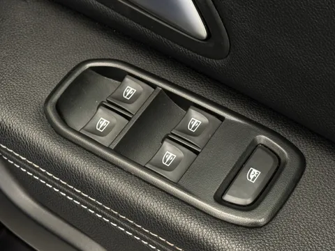 DX22RZS Dacia Duster 1.0 TCe 100 Bi-Fuel Prestige 5dr Thumbnail #20