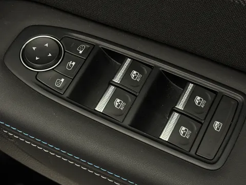 HK74PWJ Renault Symbioz 1.6 E-Tech FHEV 145 Techno Esprit Alpine 5dr Auto Thumbnail #18