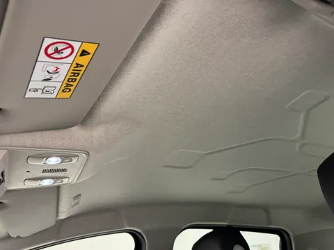 LT71NFH Renault Zoe 100kW Riviera Limited Edn R135 50kWh RC 5dr Auto Thumbnail #14