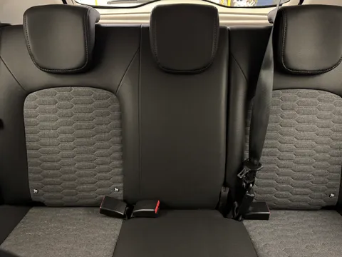 LT71NFH Renault Zoe 100kW Riviera Limited Edn R135 50kWh RC 5dr Auto Thumbnail #16