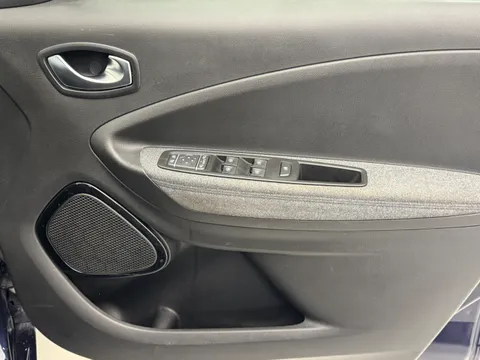 LT71NFH Renault Zoe 100kW Riviera Limited Edn R135 50kWh RC 5dr Auto Thumbnail #17