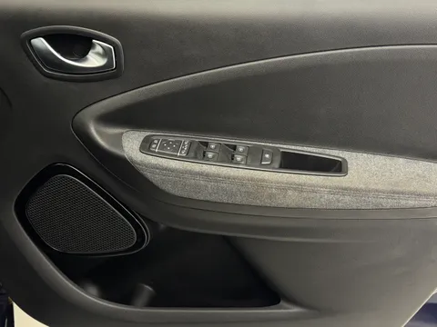 LV71KCU Renault Zoe 100kW Riviera Limited Edn R135 50kWh RC 5dr Auto Thumbnail #19