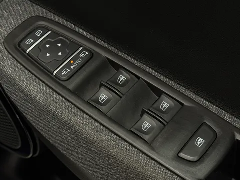 LV71KCU Renault Zoe 100kW Riviera Limited Edn R135 50kWh RC 5dr Auto Thumbnail #20