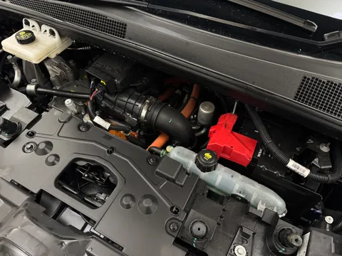 LV71KCU Renault Zoe 100kW Riviera Limited Edn R135 50kWh RC 5dr Auto Thumbnail #29