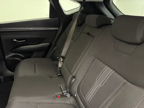 EA22AXK Hyundai Tucson 1.6 TGDi Premium 5dr 2WD Thumbnail #16