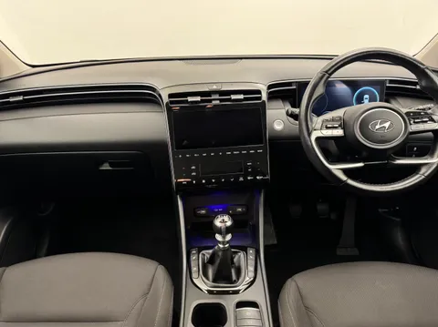 EA22AXK Hyundai Tucson 1.6 TGDi Premium 5dr 2WD Thumbnail #2