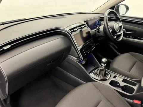 EA22AXK Hyundai Tucson 1.6 TGDi Premium 5dr 2WD Thumbnail #17