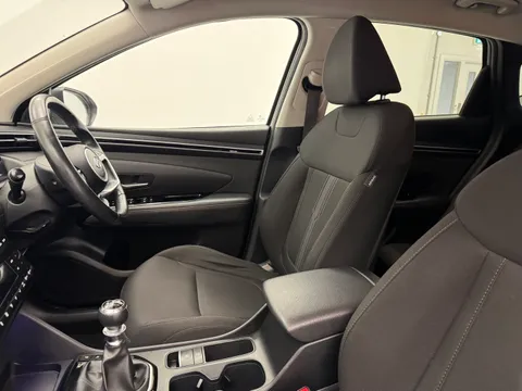 EA22AXK Hyundai Tucson 1.6 TGDi Premium 5dr 2WD Thumbnail #18