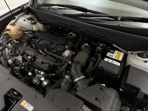 EA22AXK Hyundai Tucson 1.6 TGDi Premium 5dr 2WD Thumbnail #32