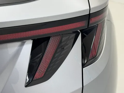 EA22AXK Hyundai Tucson 1.6 TGDi Premium 5dr 2WD Thumbnail #36