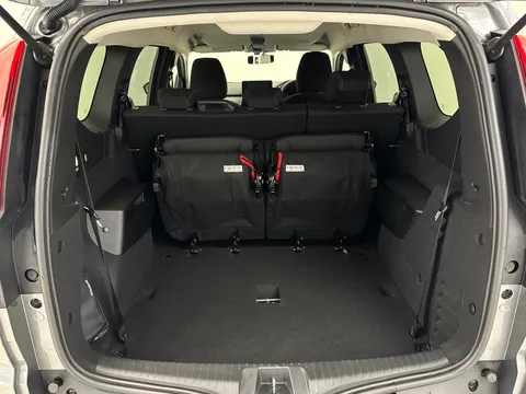 OO04STZ Dacia Jogger 1.6 HEV Extreme SE 5dr Auto Thumbnail #9
