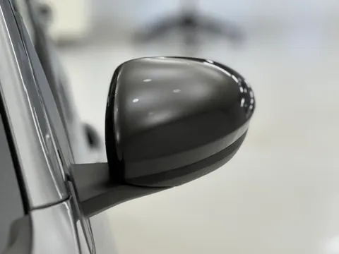 OO04STZ Dacia Jogger 1.6 HEV Extreme SE 5dr Auto Thumbnail #32