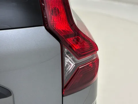 OO04STZ Dacia Jogger 1.6 HEV Extreme SE 5dr Auto Thumbnail #34