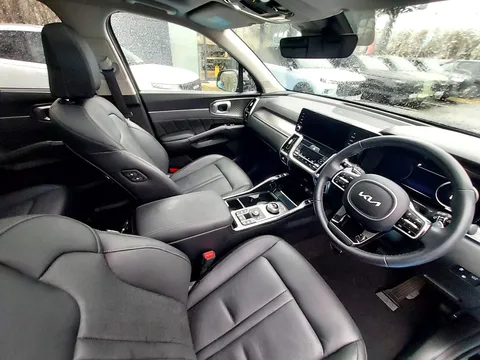 MD73ZYN Kia Sorento 1.6 T-GDi PHEV Vision 5dr Auto Thumbnail #16