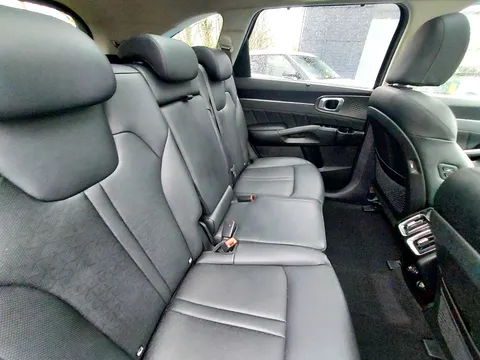 MD73ZYN Kia Sorento 1.6 T-GDi PHEV Vision 5dr Auto Thumbnail #25