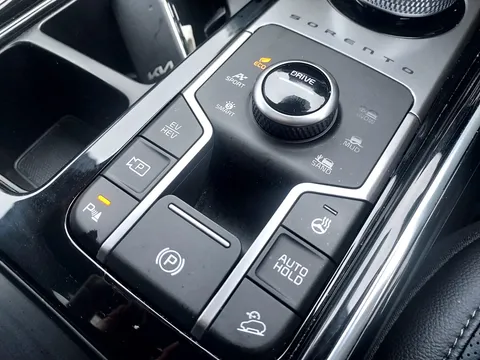 MD73ZYN Kia Sorento 1.6 T-GDi PHEV Vision 5dr Auto Thumbnail #26