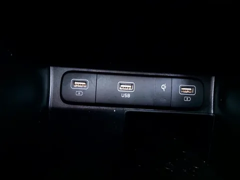 MD73ZYN Kia Sorento 1.6 T-GDi PHEV Vision 5dr Auto Thumbnail #29