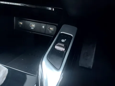 MD73ZYN Kia Sorento 1.6 T-GDi PHEV Vision 5dr Auto Thumbnail #32