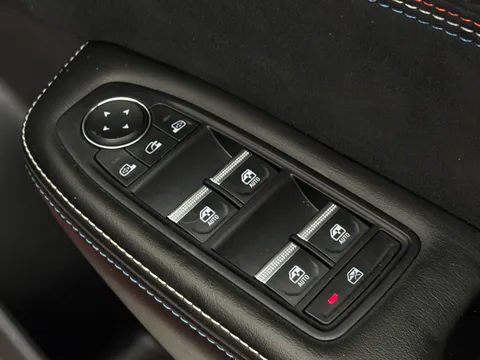 HK74RDV Renault ARKANA 1.6 E-Tech FHEV 145 Esprit Alpine 5dr Auto Thumbnail #18