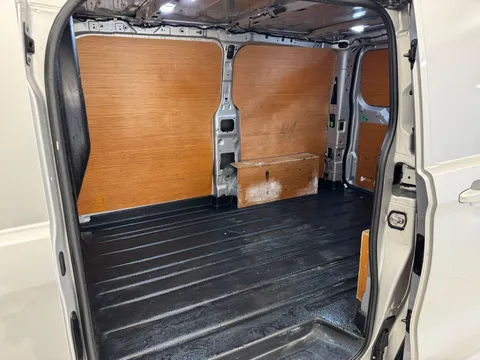 DL73FND Ford Transit Custom 2.0 EcoBlue 136ps H1 Van Limited Thumbnail #10