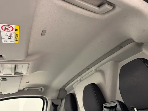 DL73FND Ford Transit Custom 2.0 EcoBlue 136ps H1 Van Limited Thumbnail #13