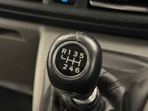 DL73FND Ford Transit Custom 2.0 EcoBlue 136ps H1 Van Limited Thumbnail #22
