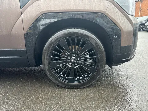 DT25ZZN Hyundai Santa Fe 1.6 TGDi PHEV Calligraphy 5dr 4WD Auto [6 Seats] Thumbnail #20