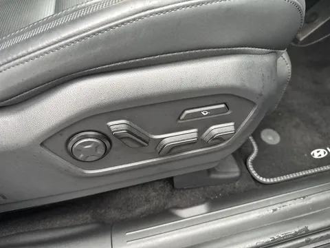 DT25ZZN Hyundai Santa Fe 1.6 TGDi PHEV Calligraphy 5dr 4WD Auto [6 Seats] Thumbnail #27