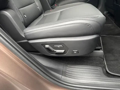 DT25ZZN Hyundai Santa Fe 1.6 TGDi PHEV Calligraphy 5dr 4WD Auto [6 Seats] Thumbnail #32