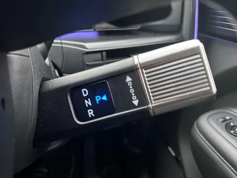 DT25ZZN Hyundai Santa Fe 1.6 TGDi PHEV Calligraphy 5dr 4WD Auto [6 Seats] Thumbnail #33