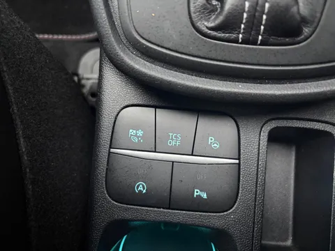 MC23XOS Ford Puma 1.0 EcoBoost Hybrid mHEV 155 Vivid Ruby Ed 5dr DCT Thumbnail #51