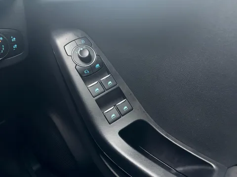 MC23XOS Ford Puma 1.0 EcoBoost Hybrid mHEV 155 Vivid Ruby Ed 5dr DCT Thumbnail #52