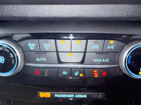 MC23XOS Ford Puma 1.0 EcoBoost Hybrid mHEV 155 Vivid Ruby Ed 5dr DCT Thumbnail #16