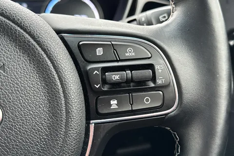 SG70MDX Kia E-Niro 150kW 4 64kWh 5dr Auto Thumbnail #24