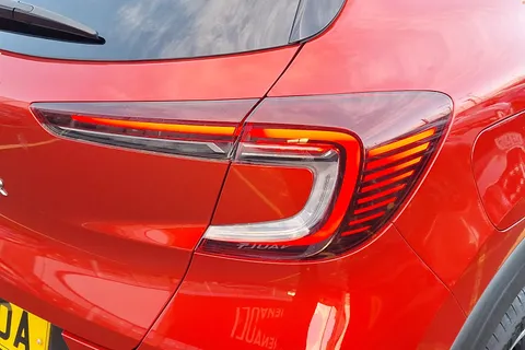 PJ22UOA Renault Captur 1.3 TCE 140 SE Edition 5dr EDC Thumbnail #18