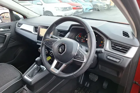 PJ22UOA Renault Captur 1.3 TCE 140 SE Edition 5dr EDC Thumbnail #28