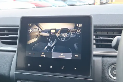 PJ22UOA Renault Captur 1.3 TCE 140 SE Edition 5dr EDC Thumbnail #34