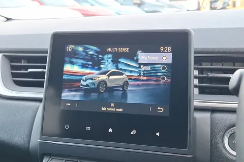 PJ22UOA Renault Captur 1.3 TCE 140 SE Edition 5dr EDC Thumbnail #35