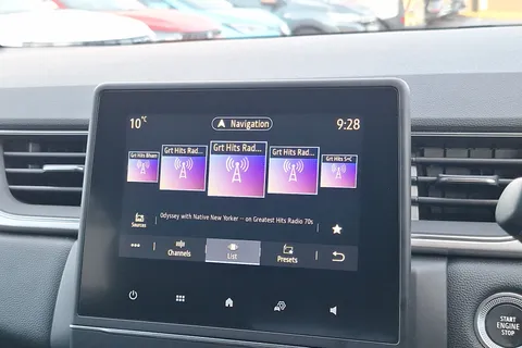 PJ22UOA Renault Captur 1.3 TCE 140 SE Edition 5dr EDC Thumbnail #38