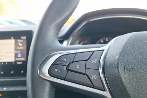 PJ22UOA Renault Captur 1.3 TCE 140 SE Edition 5dr EDC Thumbnail #30