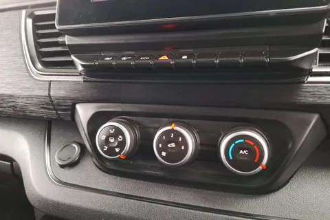 MK73HYU Renault Trafic LL30 Blue dCi 130 Sport Van Thumbnail #39