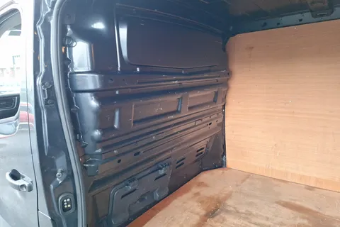 MK73HYU Renault Trafic LL30 Blue dCi 130 Sport Van Thumbnail #17