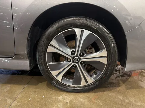 NJ71CMO Nissan LEAF 160kW e+ N-Connecta 62kWh 5dr Auto Thumbnail #9