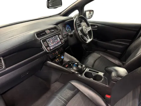 NJ71CMO Nissan LEAF 160kW e+ N-Connecta 62kWh 5dr Auto Thumbnail #11